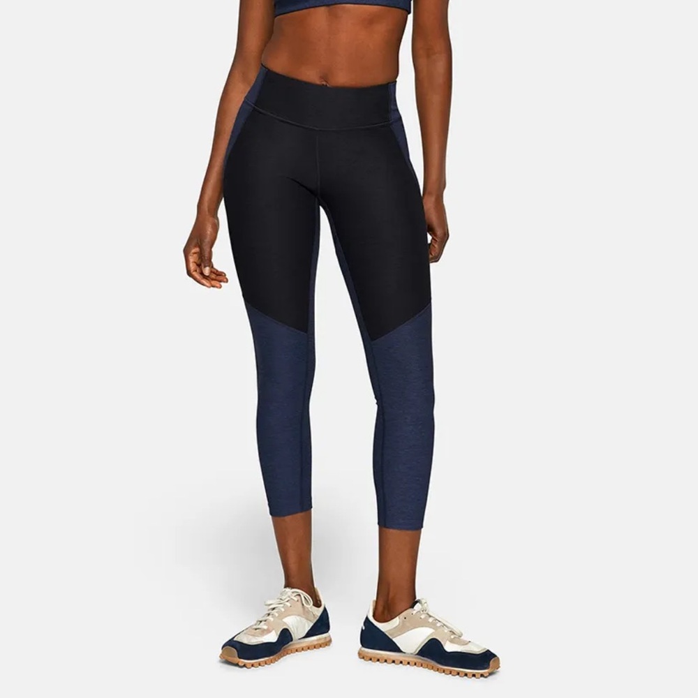 OUTDOOR VOICES Warmup 3/4 High Rise Colorblock Leggings in Navy and Black